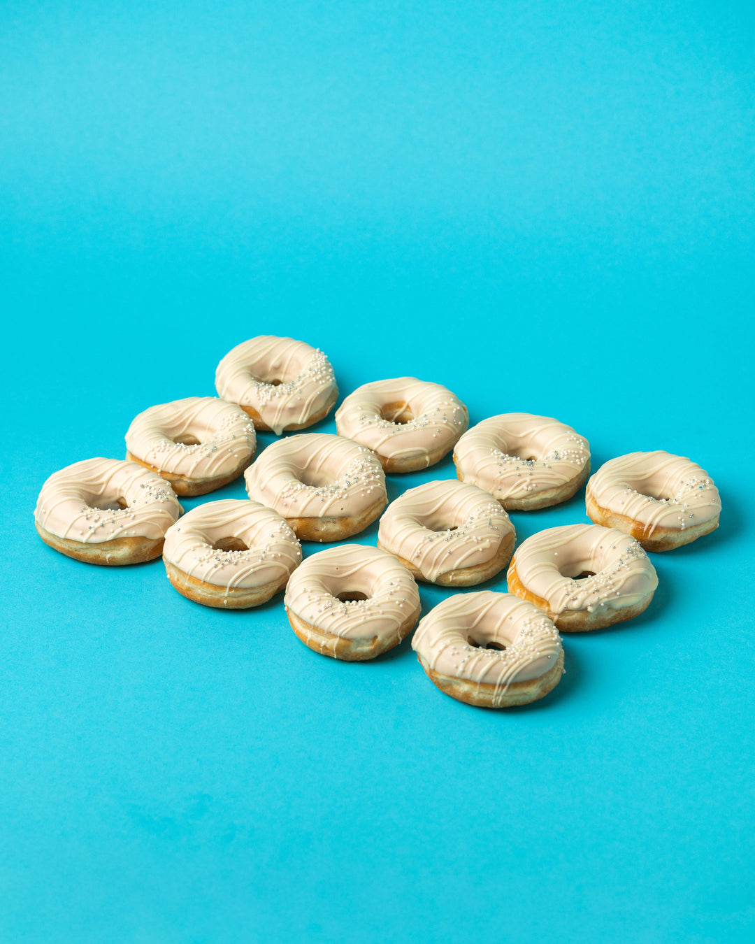 "White Wedding" vegan mini doughnut gift box