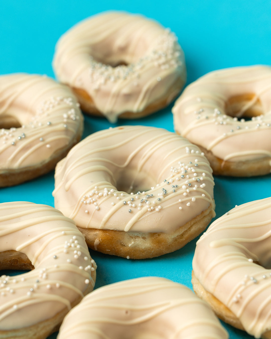 "Wedding" vegan mini doughnut event box – 60 mini doughnuts"