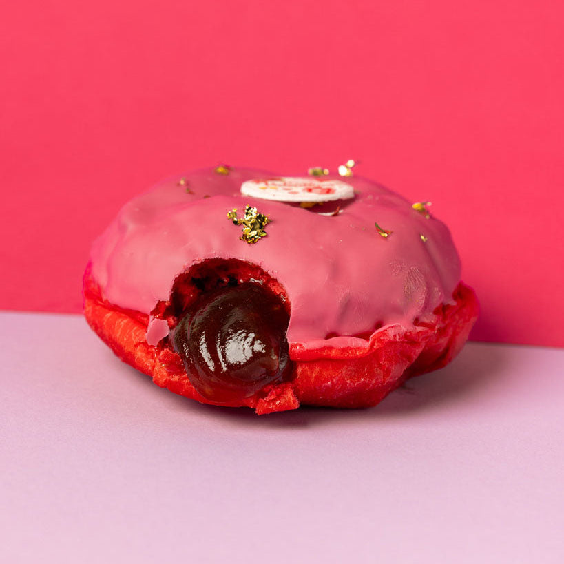 “Velvet Valentine” doughnut gift box (VG)
