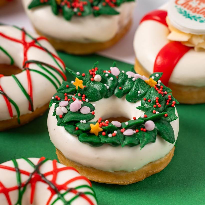 60 Christmas mini doughnuts gift box