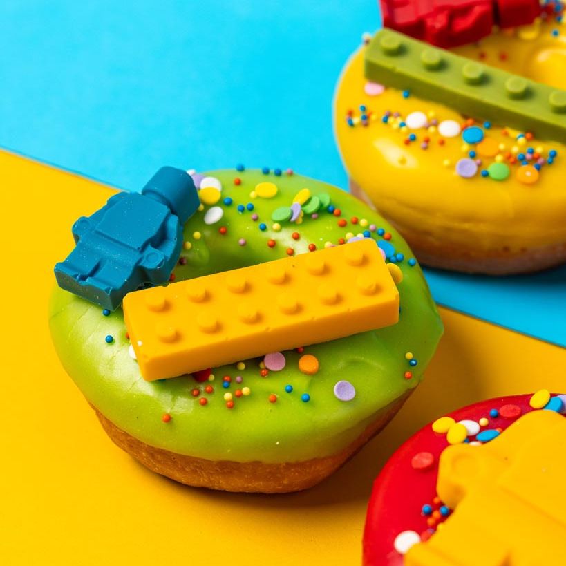 "Brick Party" doughnut gift box