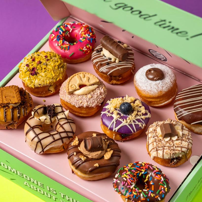 "DT Deluxe Dozen" mini doughnut gift box