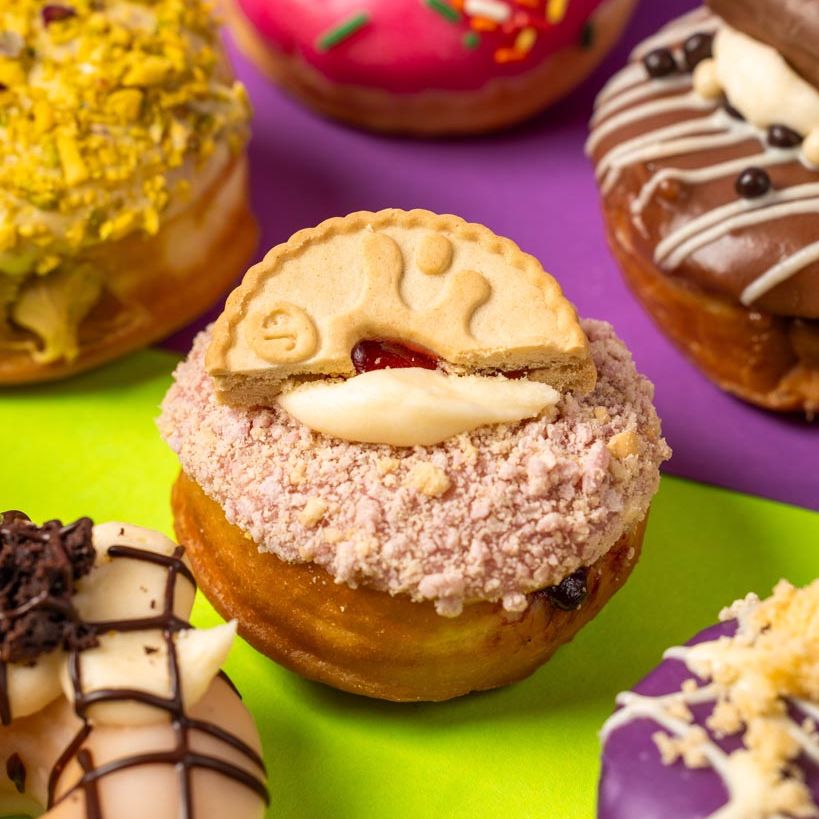 "DT Deluxe Dozen" mini doughnut gift box