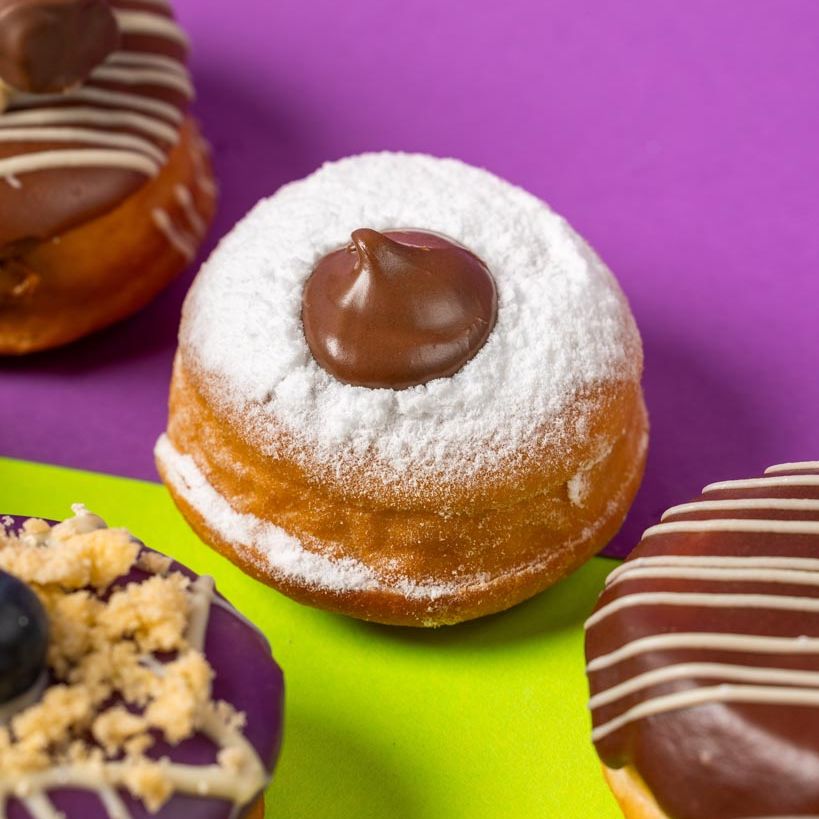 "DT Deluxe Dozen" mini doughnut gift box