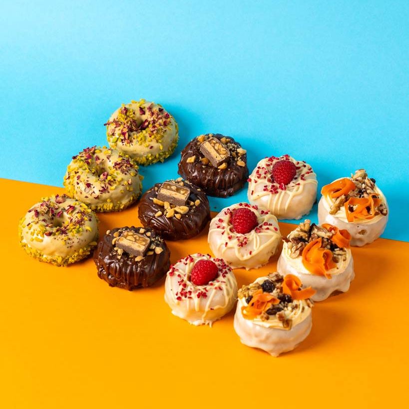 "Baked All-Stars" gluten-friendly mini cake doughnut gift box