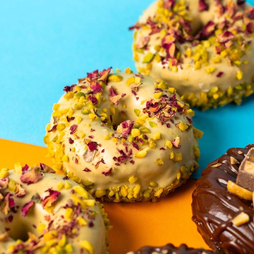 "Baked All-Stars" gluten-friendly mini cake doughnut gift box
