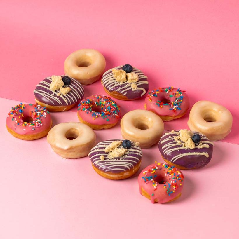 Vegan mini doughnut party box (96 pieces)